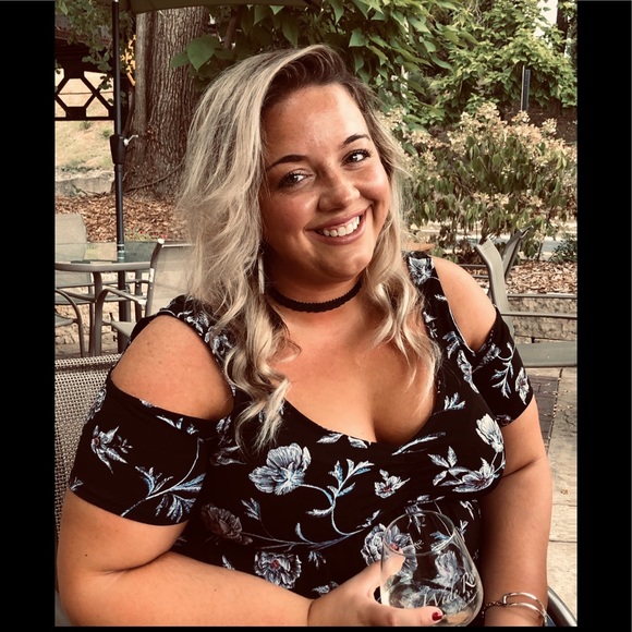 Meet your Posher, Leslie - Picture 6 of 16